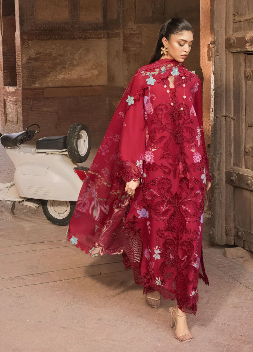SAIRA SHAKIRA BLOOM ZELIE 1A