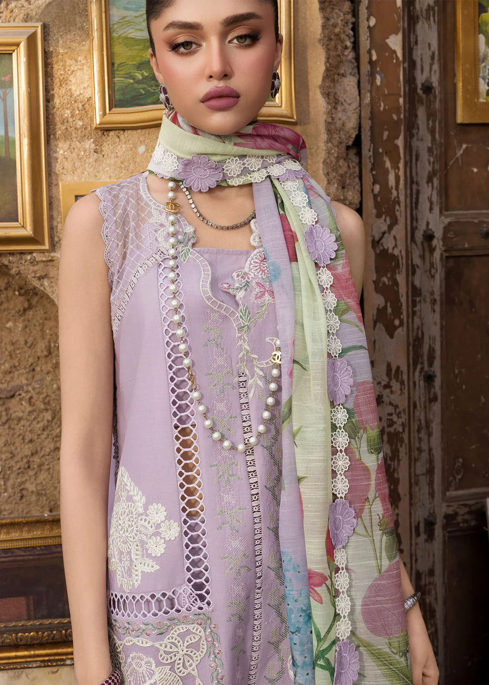SAIRA SHAKIRA BLOOM IRIS 1B