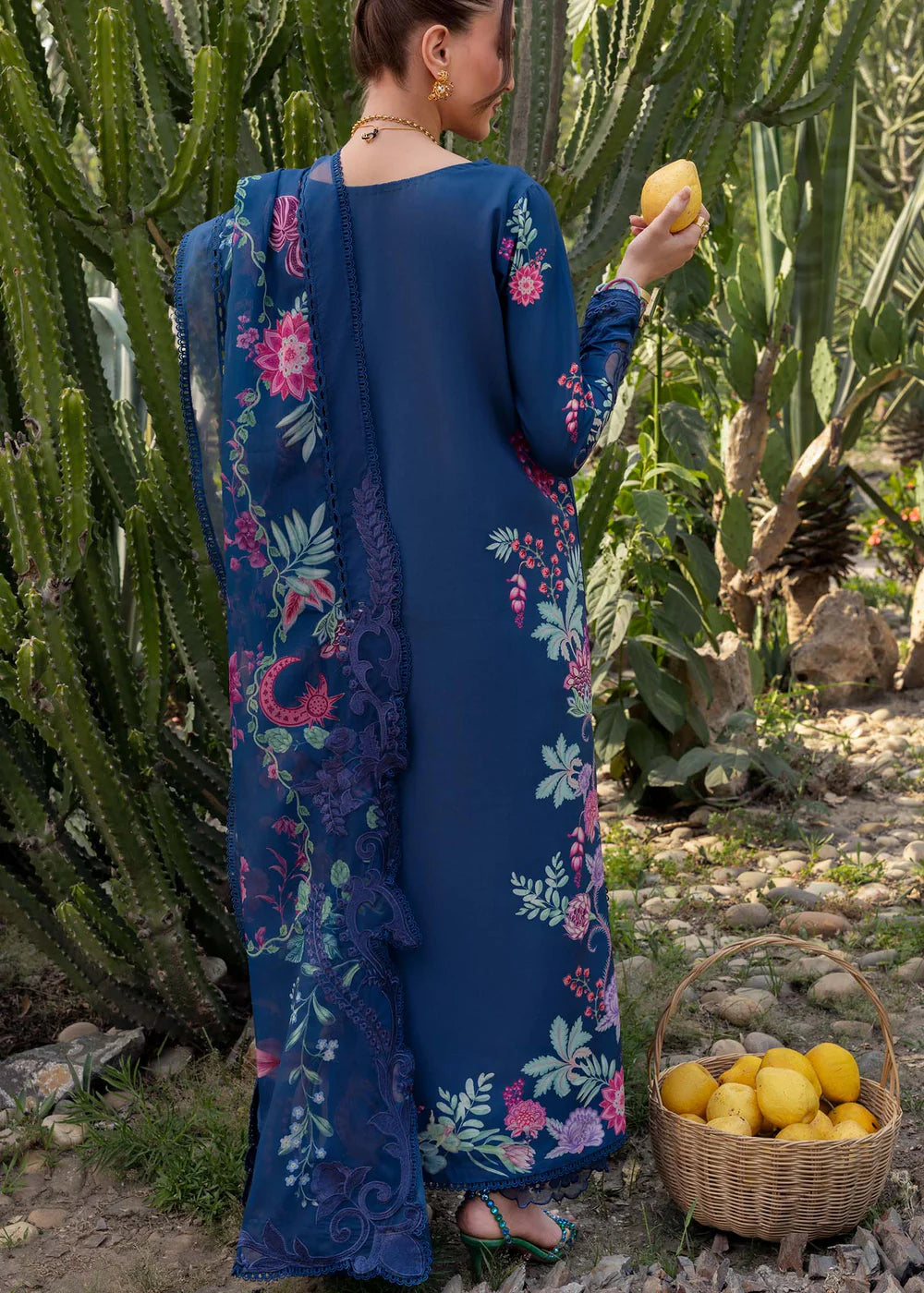SAIRA SHAKIRA BLOOM ZELIE 1B