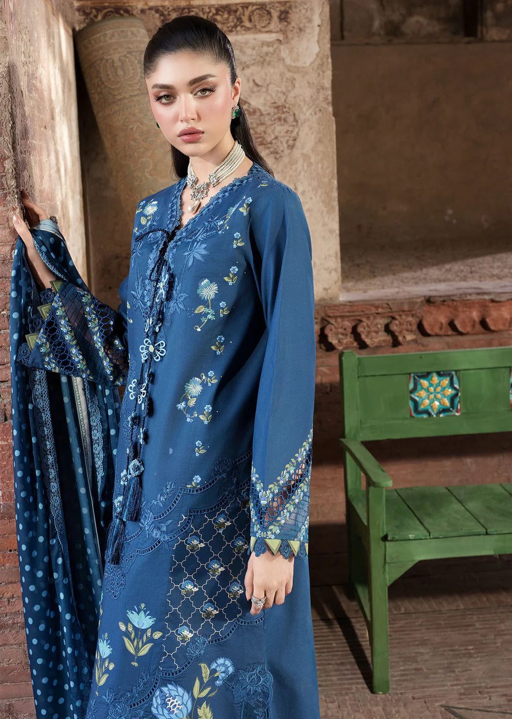 SAIRA SHAKIRA BLOOM LILY 1A