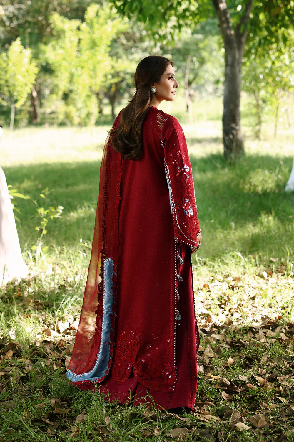 AFROZEH A LAWN HALIA