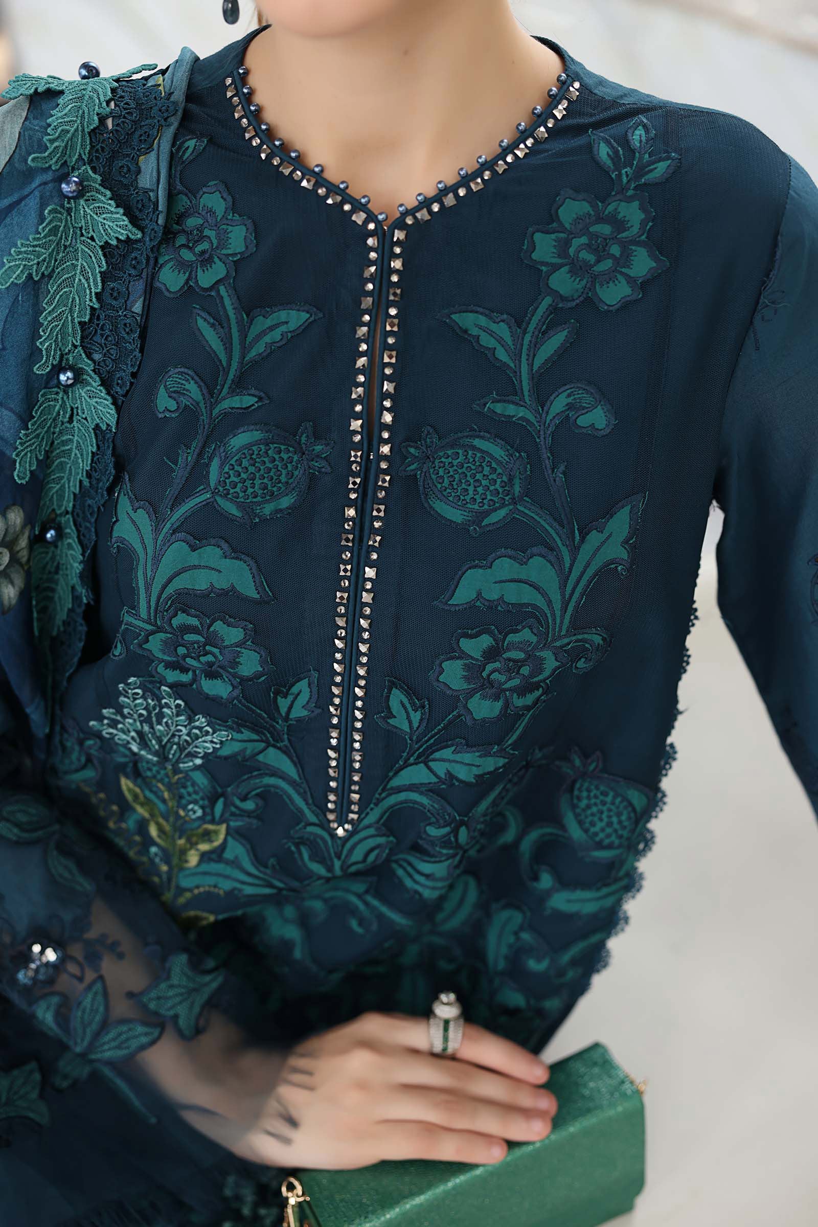 MARIA B LUXURY LAWN EL-26-06